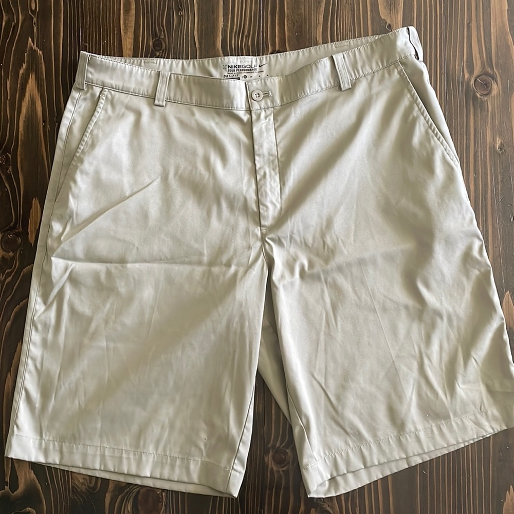Nike Golf Dri-Fit flat front shorts size 36